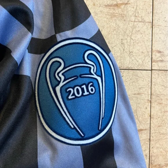 SERGIO RAMOS 4 REAL MADRID 16/17 AWAY JERSEY MEDIUM - Picture 4 of 4